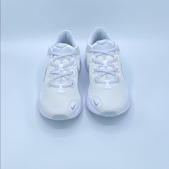 NEW! Nike Renew Run Women's Running Shoe Size 10 - Picture 4 of 8